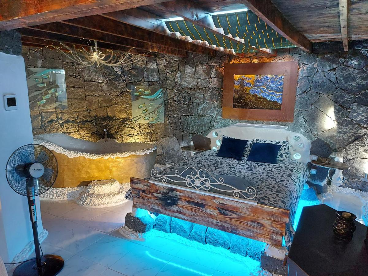 Aloelux Villa ! - Private Villa With Jacuzzi, Cinema ,Massage ,Wonderful View, Art Desing Villa Conil Exterior foto
